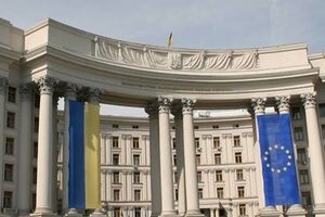 Совфед РФ должен лишить Путина мандата на введение войск в Украину, считают в МИД Украины