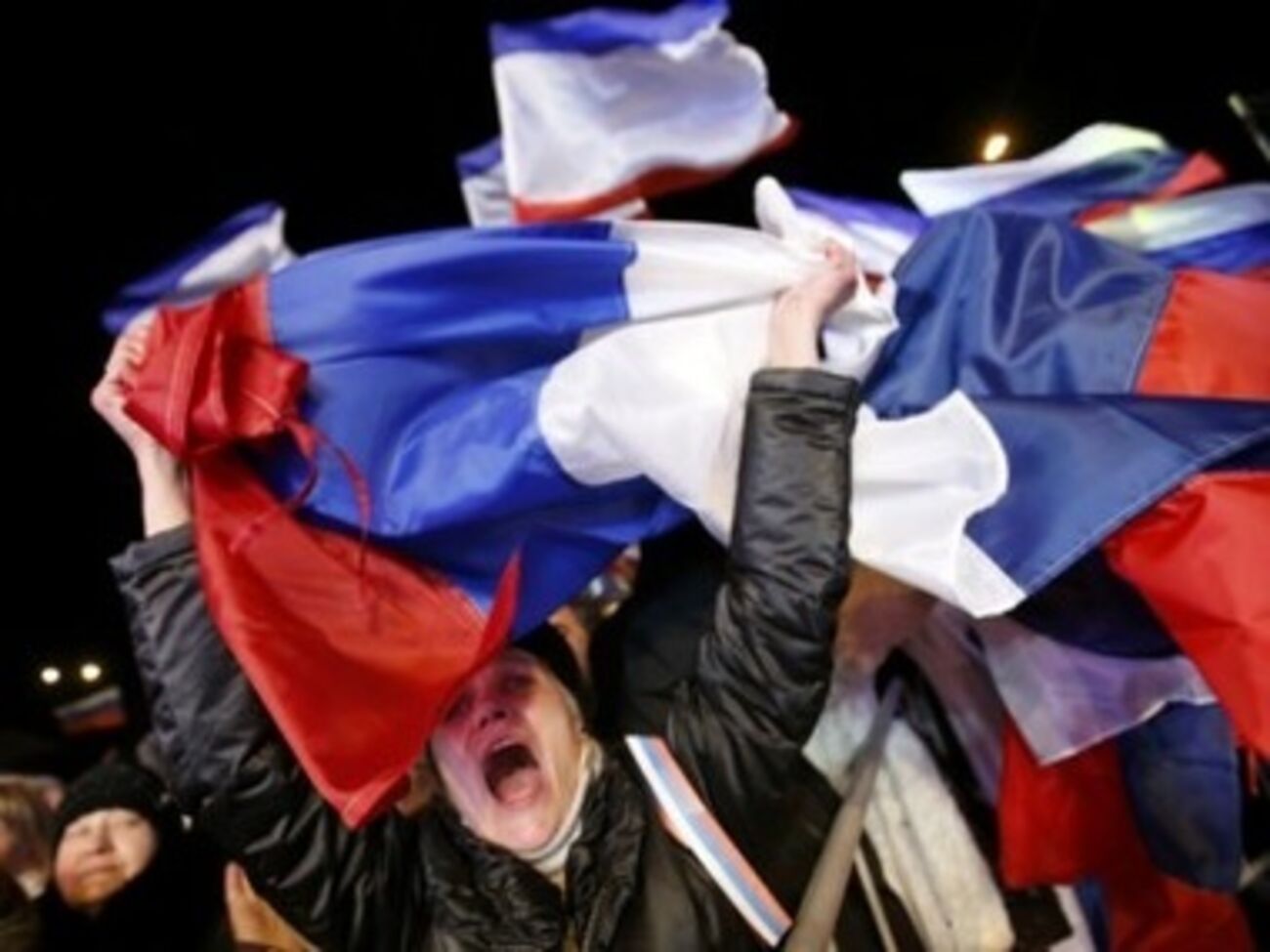 Госдеп США утверждает, что ряд американских граждан были задержаны и допрошены вооруженными людьми в Крыму