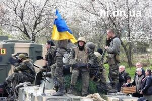 Десантники оставили в Славянске шесть БМД и были заблокированы местными жителями под Краматорском