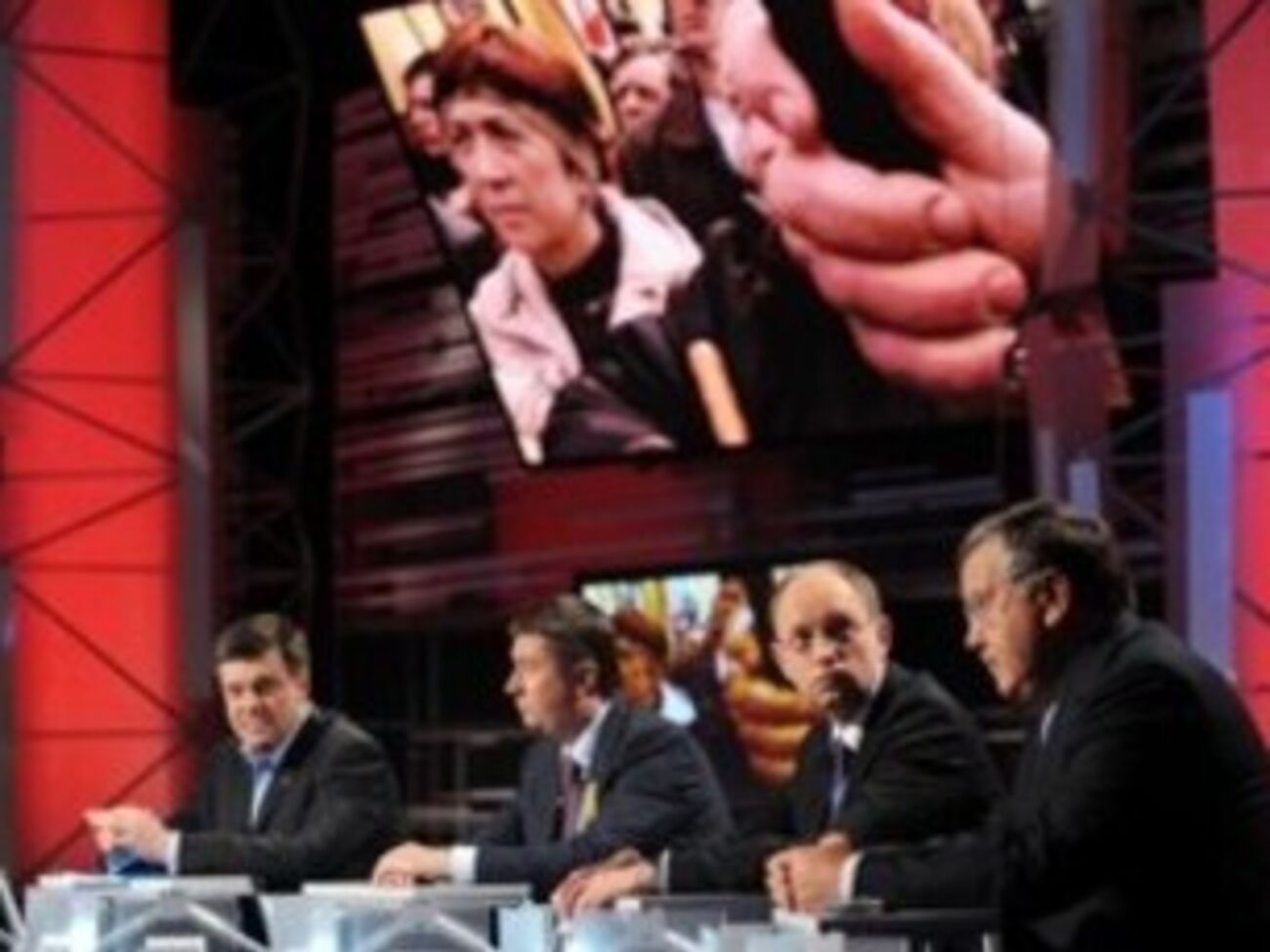 Путин прокомментировал присутствие российских военных в Крыму