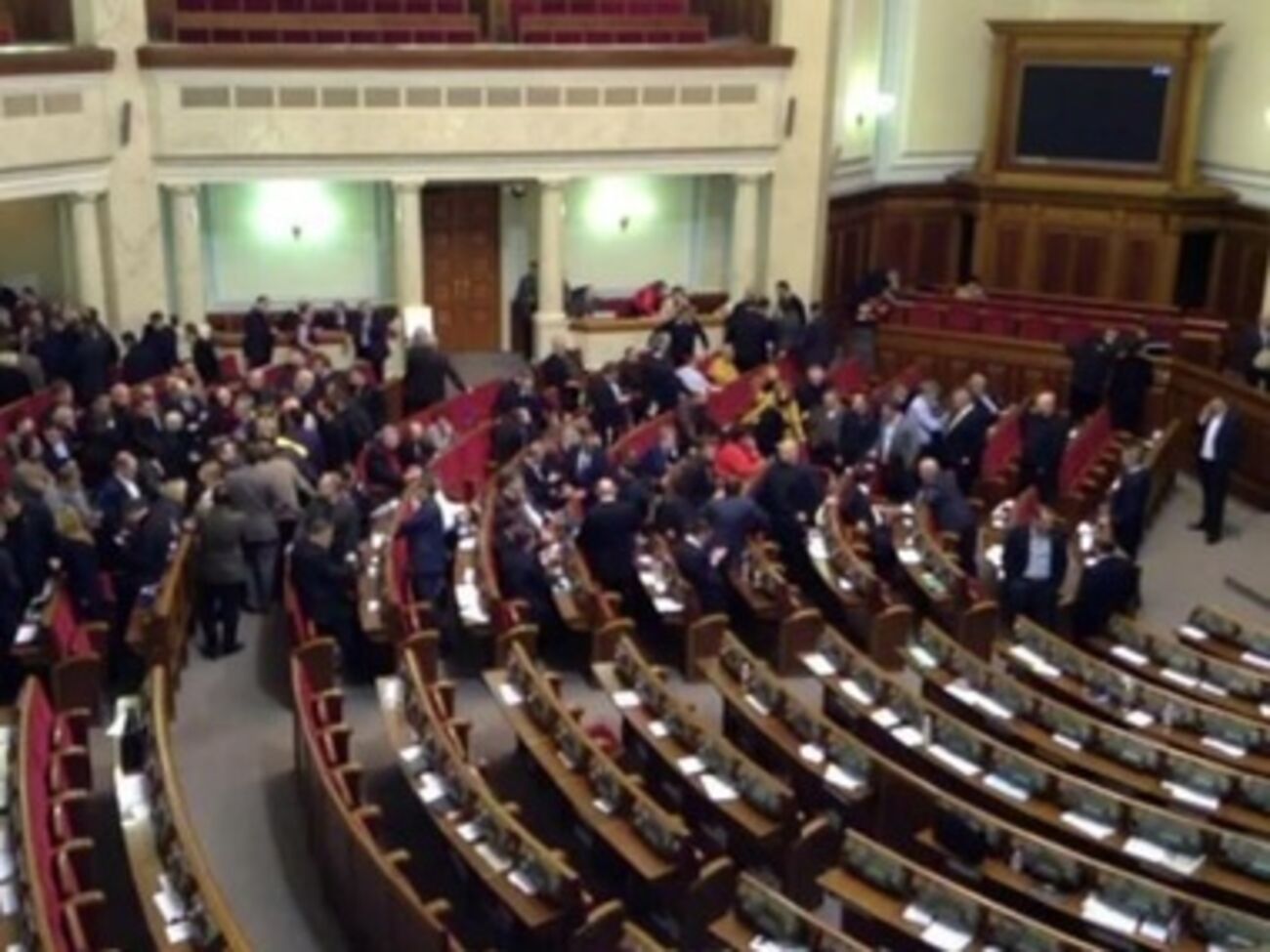 Законодательство Украины не позволяет проводить выборы при условии введения чрезвычайного или военного положения