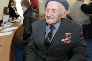 Ветеран считает, что лучшим подарком к 9 мая будет новость о возвращении Крыма в Украину