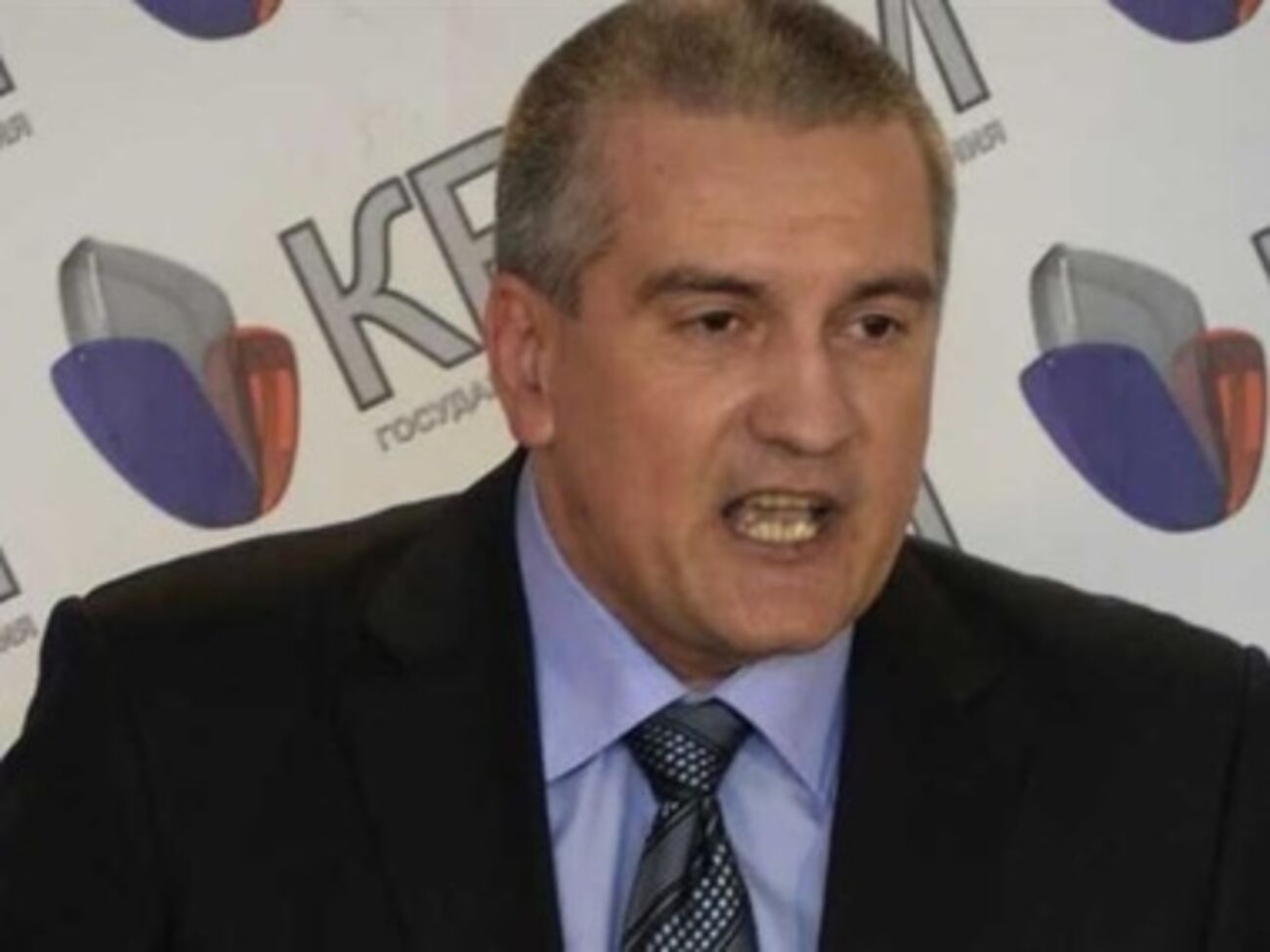 Крымские вкладчики украинских банков получат компенсации из российского бюджета, заявил Аксенов