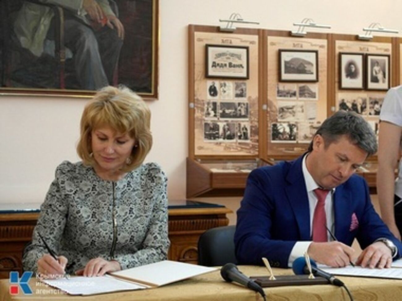 В Ялте подписано соглашение о сотрудничестве между Министерством курортов и туризма Крыма и Министерством культуры Московской области.