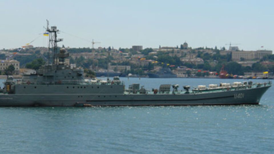 Более 10 украинских кораблей покинули крымские порты