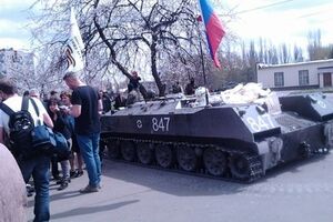 В Славянске множество военных неизвестного происхождения