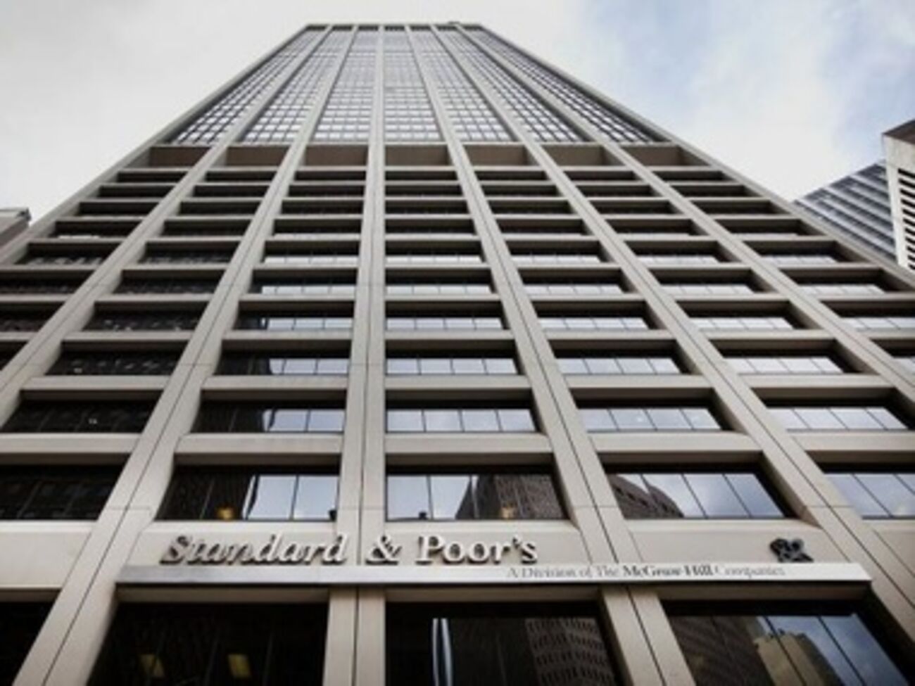 S&P: Рейтинг Крыма понижен до дефолтного уровня "D"