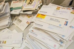 В Крыму вводят в оборот марки почты России