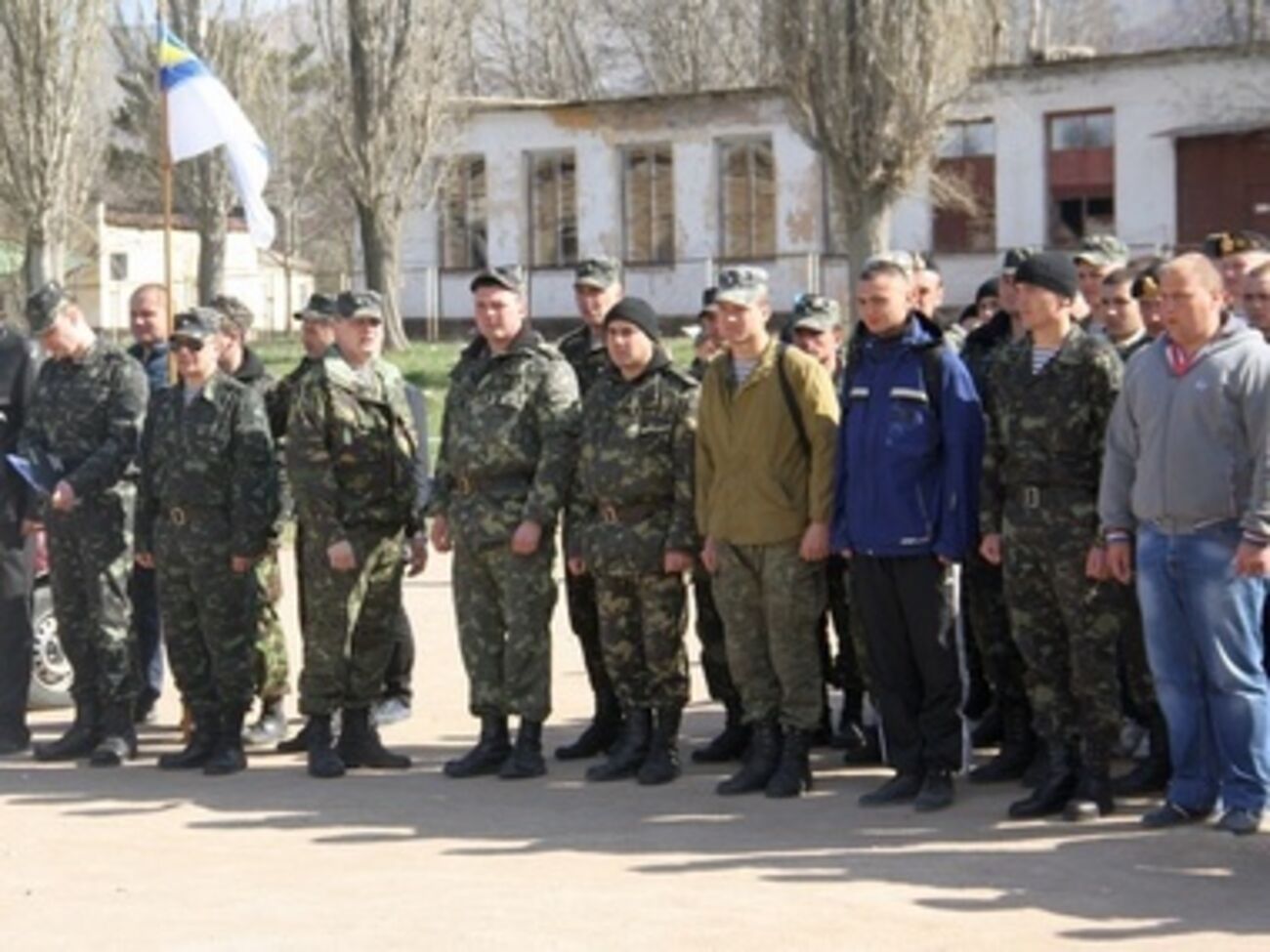 36 отдельную бригаду вывезли с полуострова благодаря волонтерам