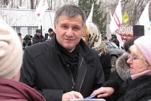 Аваков уехал на восток Украины