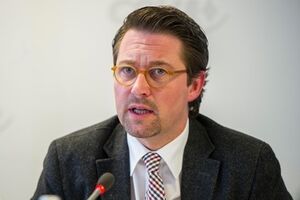 Комиссар ЕС по энергетике Гюнтер Оттингер