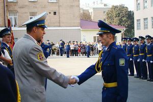 Возле военного университета задержали мужчину по подозрению в шпионаже