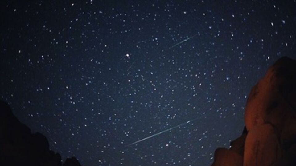 Жители Земли смогут наблюдать метеорный поток Лириды
