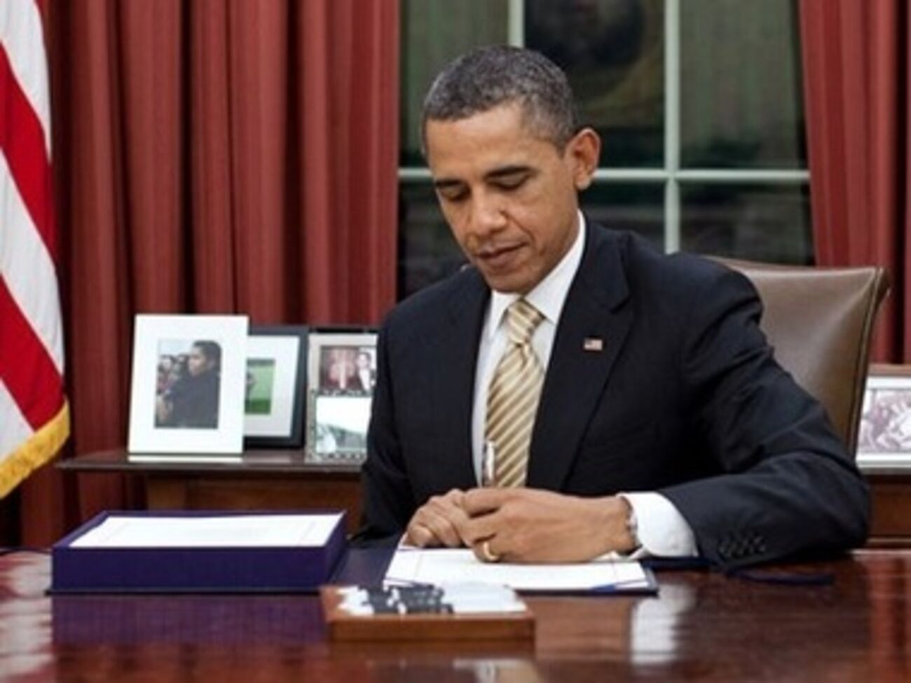 Обаму призывают подписать третий пакет санкций