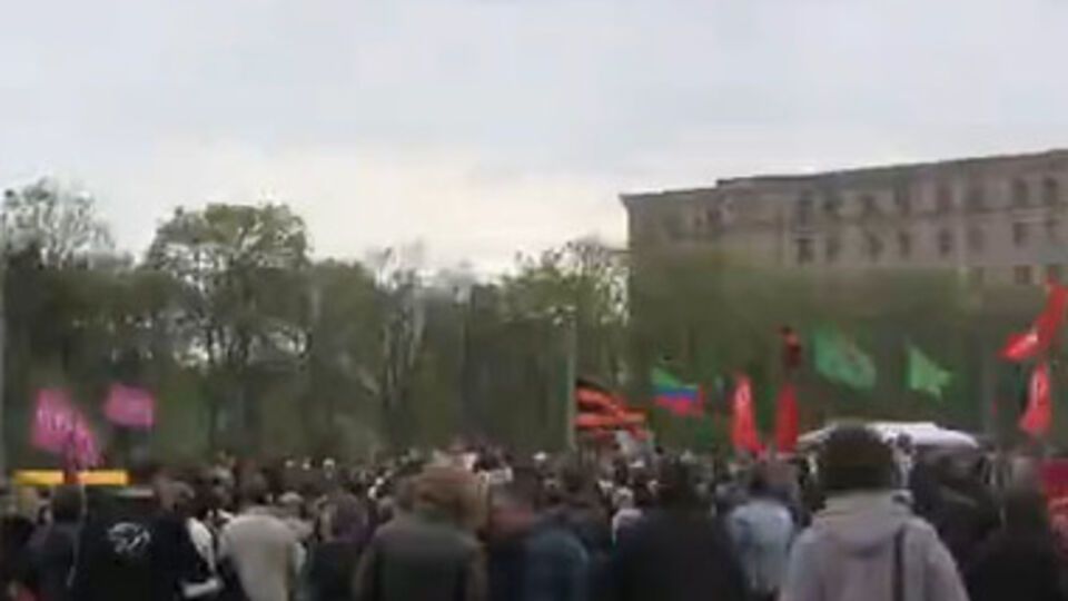 На митинг собрались несколько сотен человек