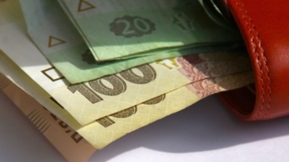 Минимальную зарплату обещают повысить с мая