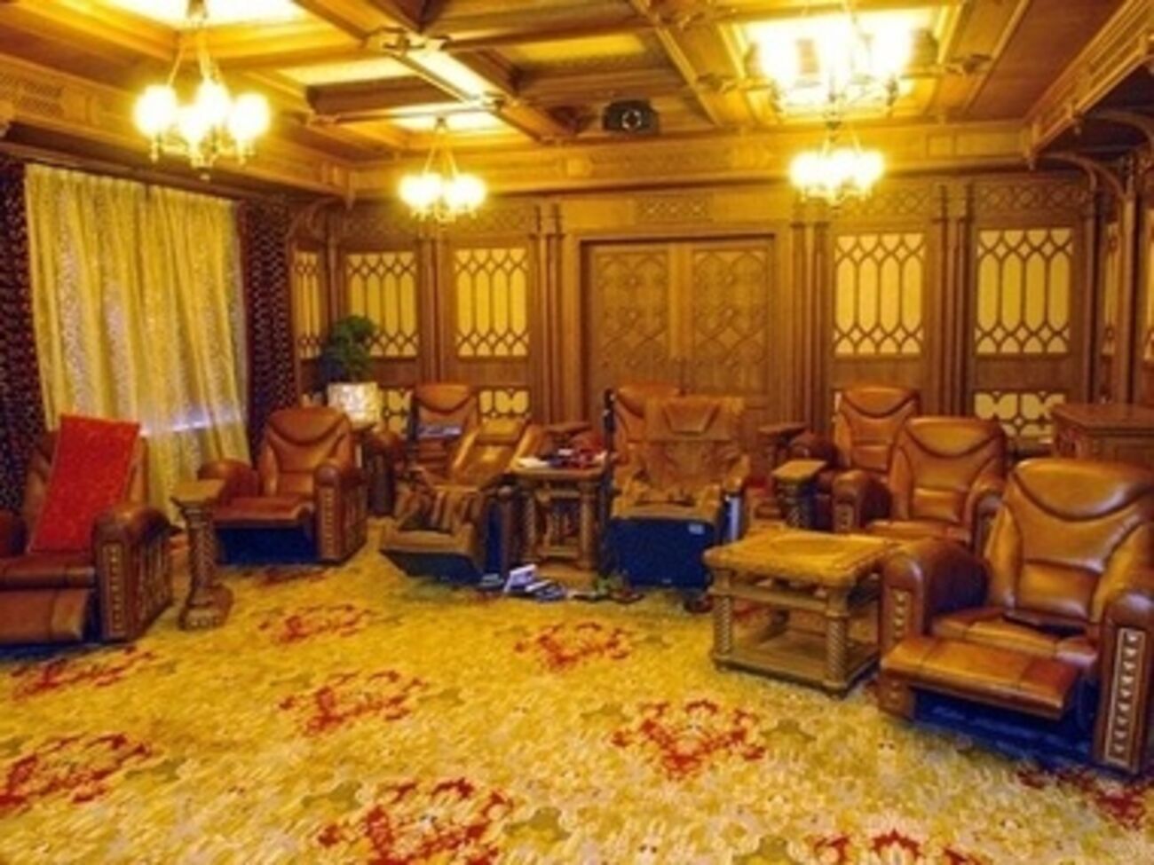 Активисты продолжают публиковать тайную бухгалтерию Януковича