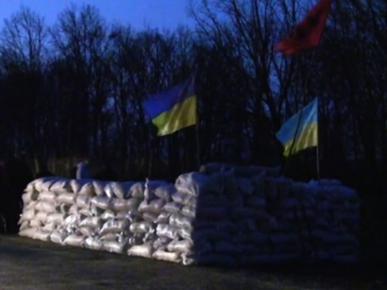 Первые блокпосты в Сумах построили активисты "Правого сектора"