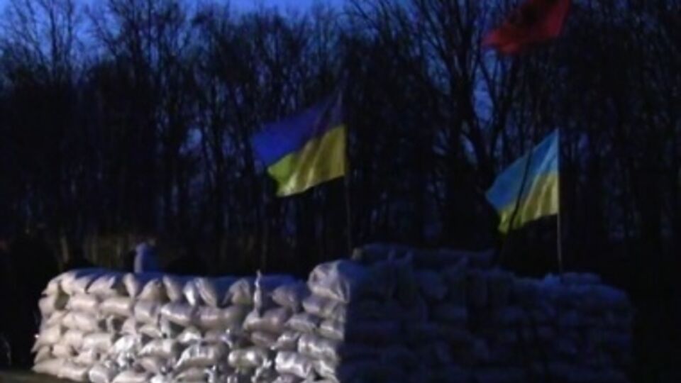 Первые блокпосты в Сумах построили активисты "Правого сектора"