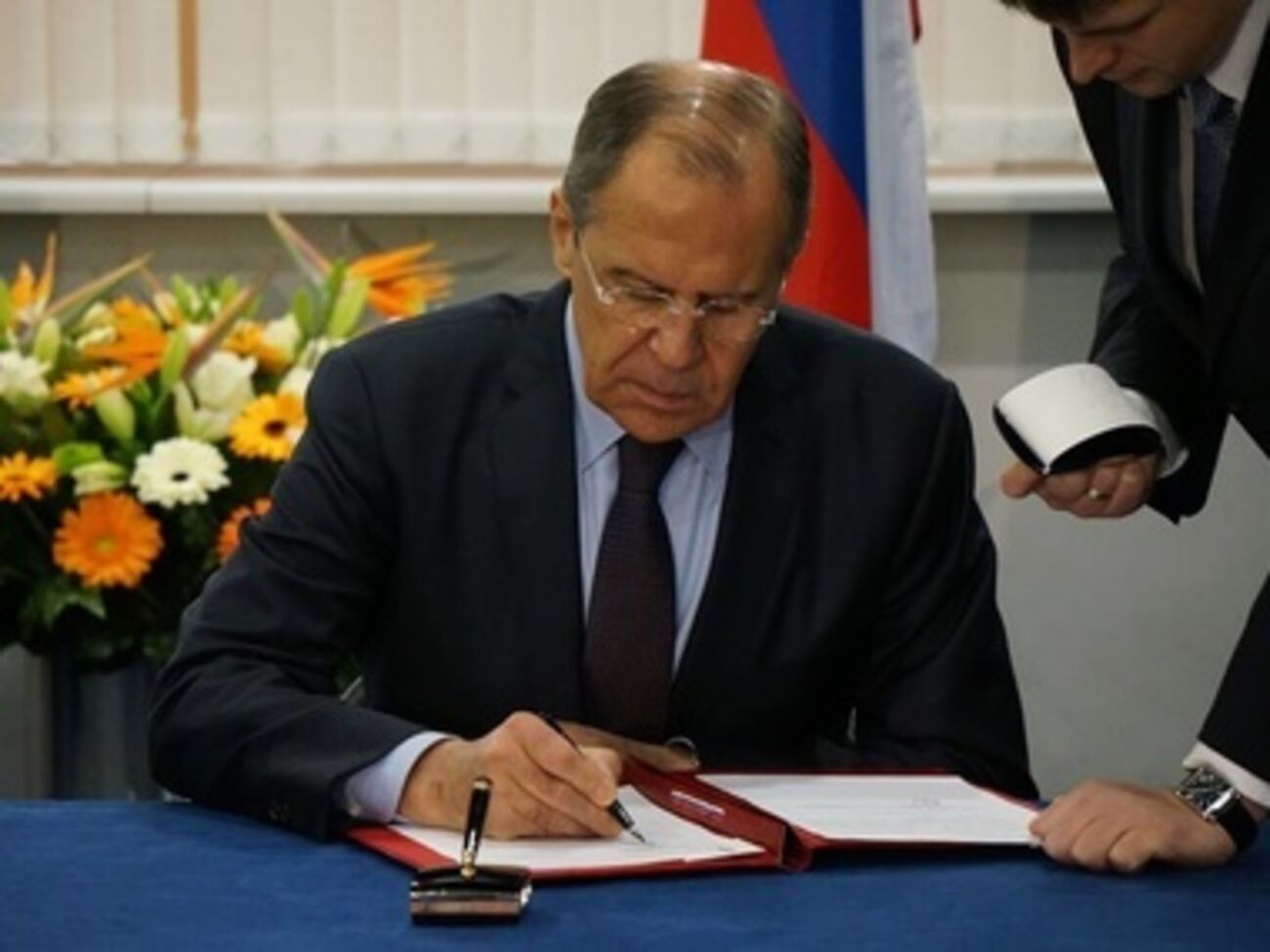 Лавров отметил, что российская армия перешла к военным учениям на постоянной основе