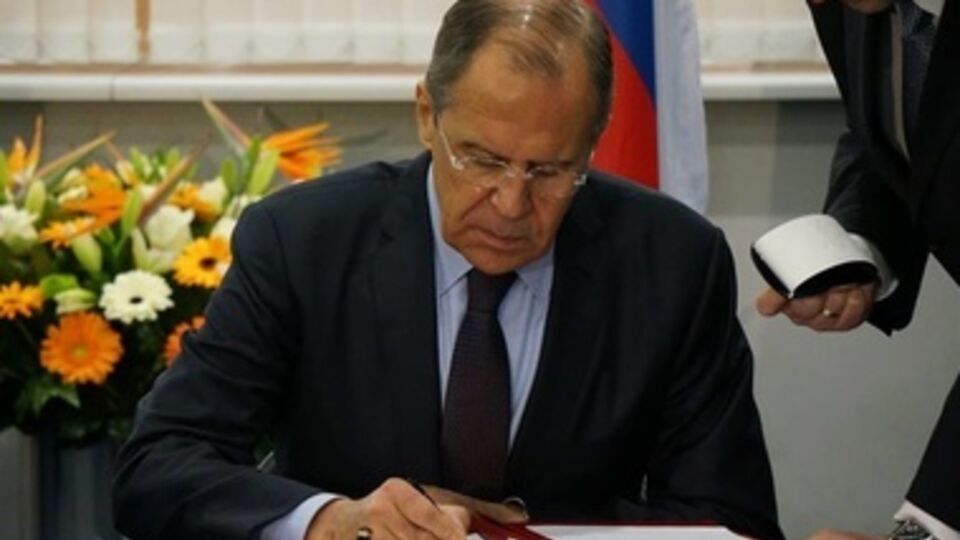 Лавров отметил, что российская армия перешла к военным учениям на постоянной основе