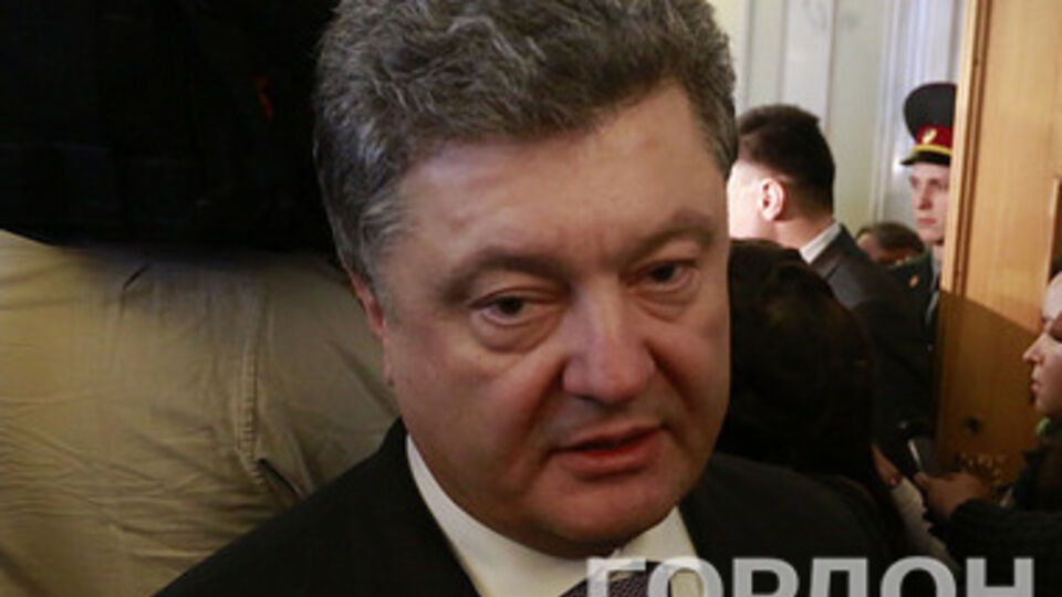 Петр Порошенко с марта лидирует в соцопросах