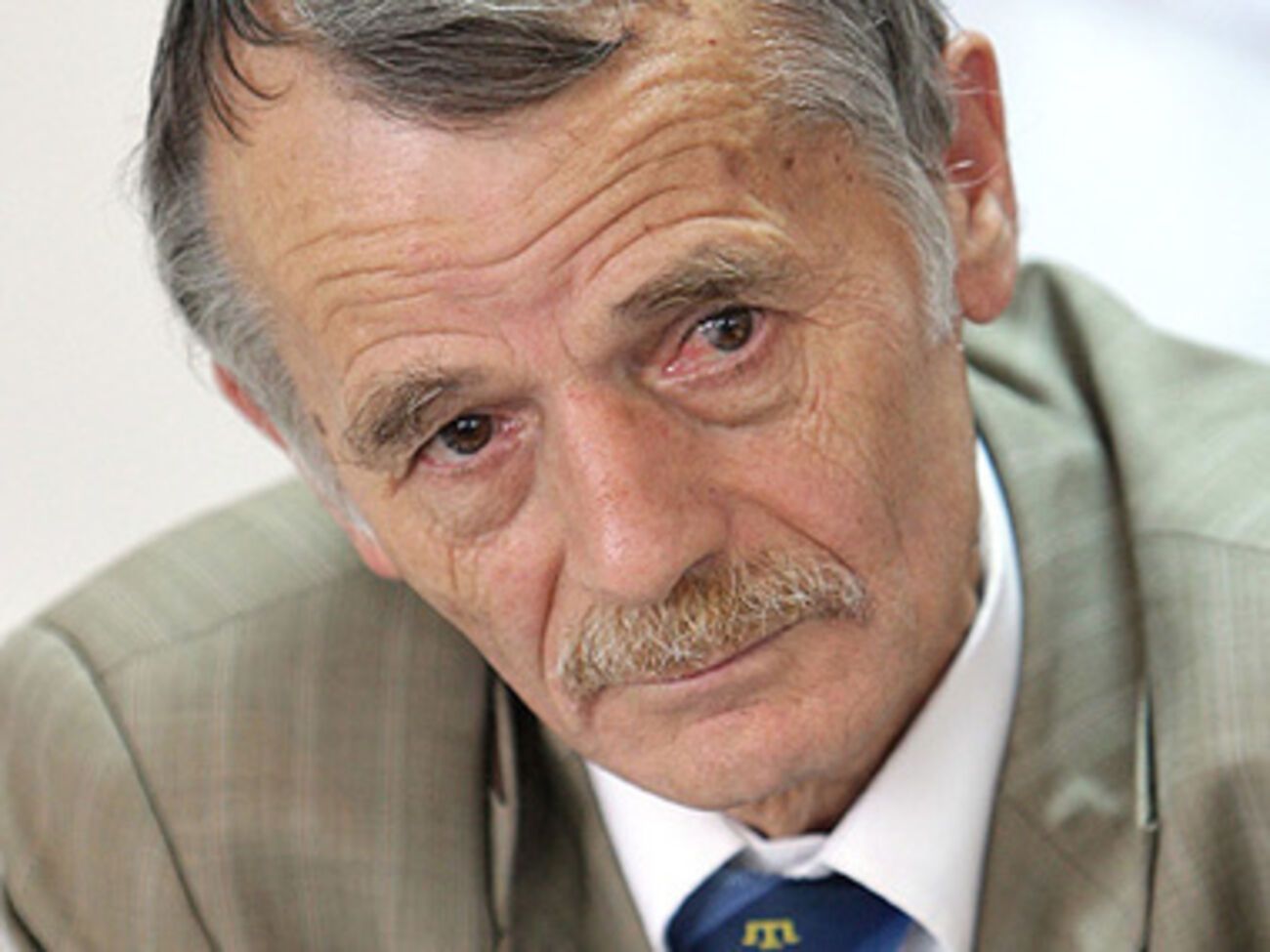 Мустафе Джемилеву не разрешают ездить на Родину