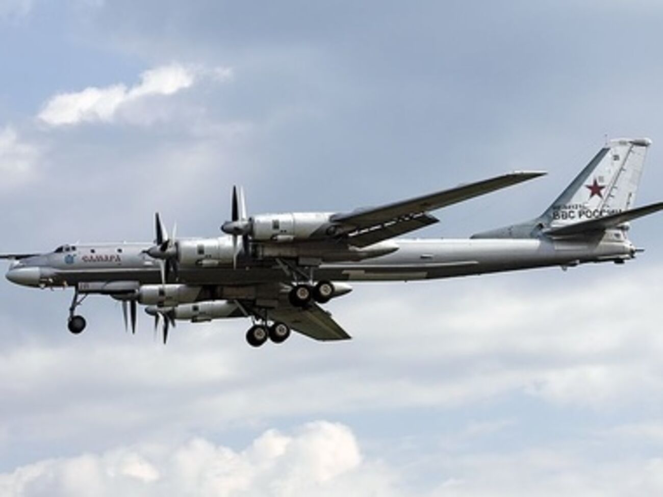 Перехват российских самолетов не понадобился, так как их уже сопровождали британские истребители