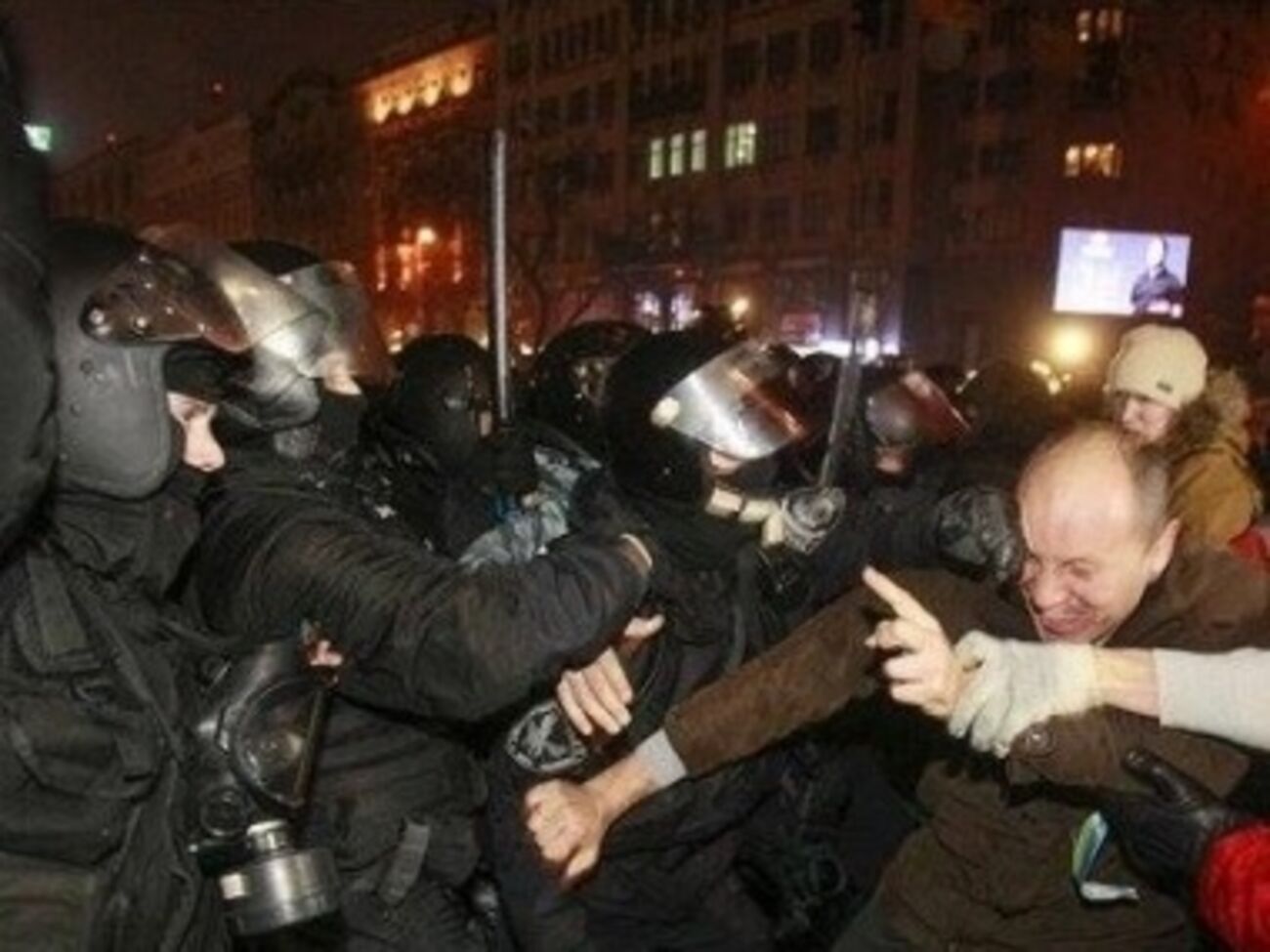 Расследование событий 30 ноября 2013 года продолжит прокуратура