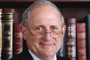 Карл Левин не исключил помощи в виде стрелкового оружия для украинских военных