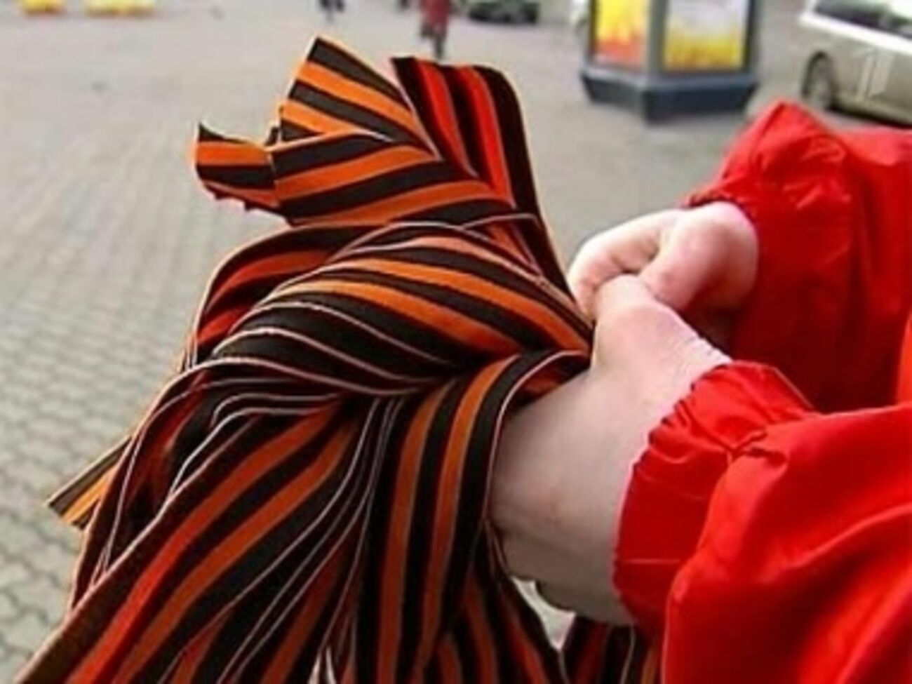 Георгиевская лента стала отличительным знаком пророссийски настроенного сепаратиста