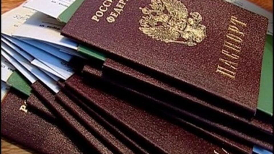 Крымчане без прописки требуют упростить процедуру получения российского папорта