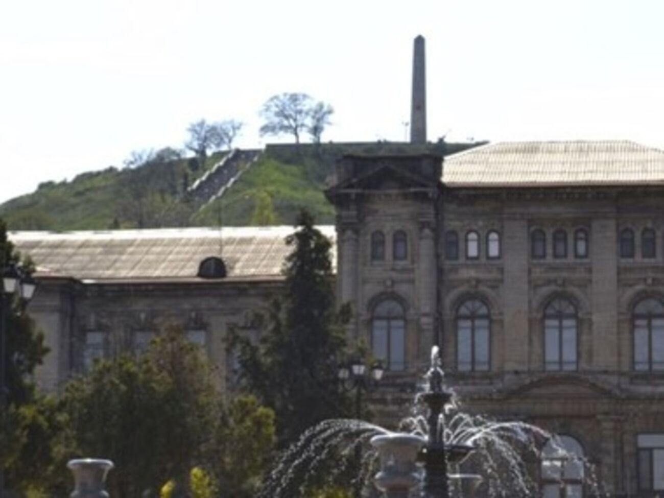 В Крыму продолжают работать фонтаны