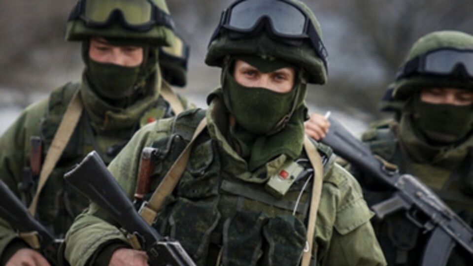 Так называемые "зеленые человечки", присутствие которых на территории Украины отрицает российское правительство