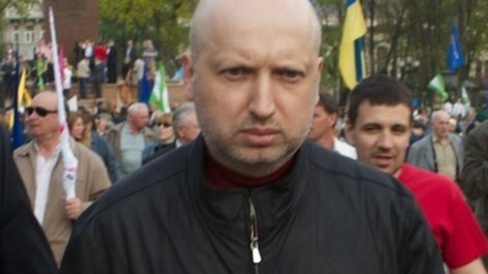 Данный закон народные депутаты приняли еще 15 апреля