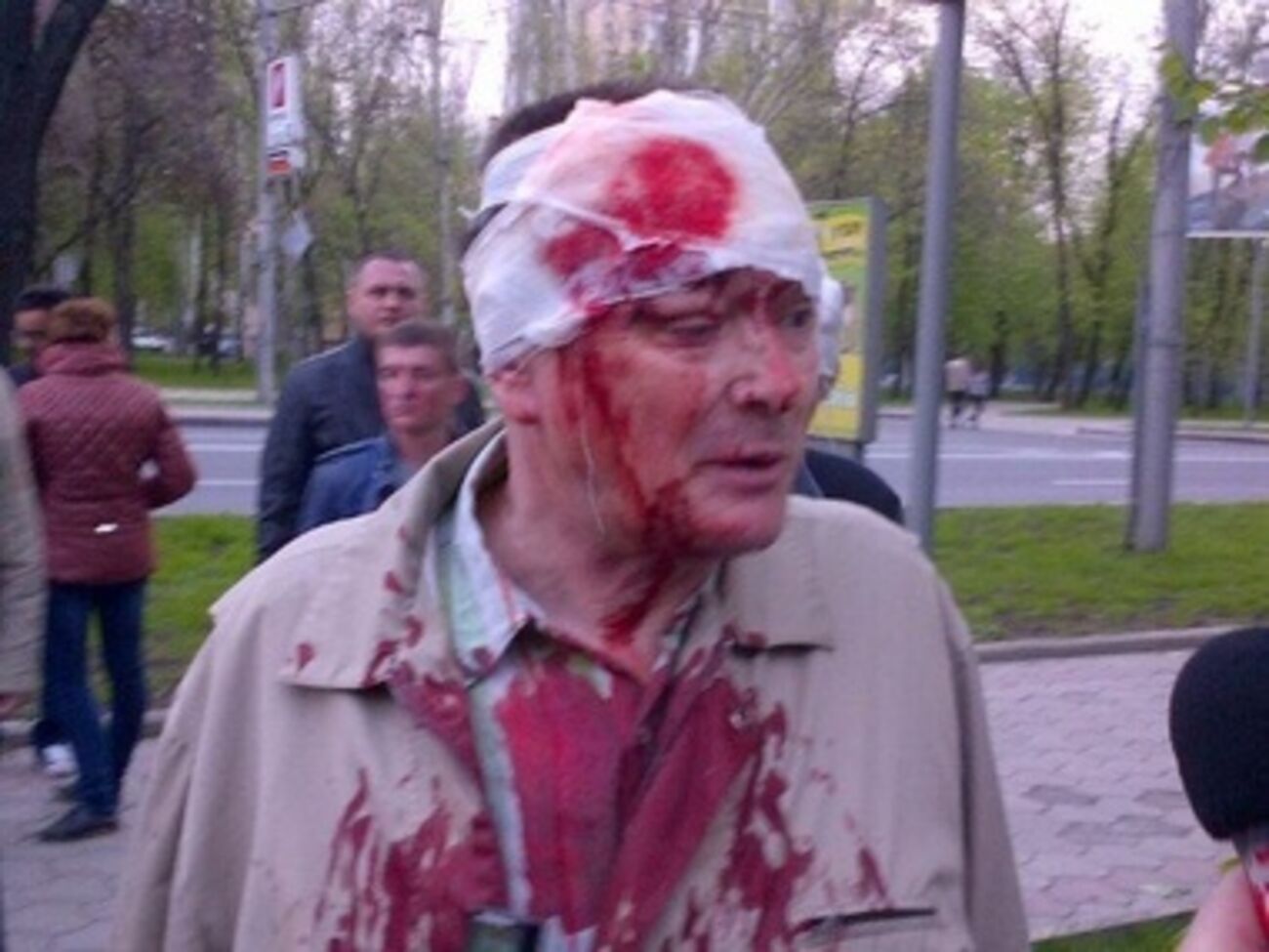 Сепаратисты избивали митингующих битами и арматурой