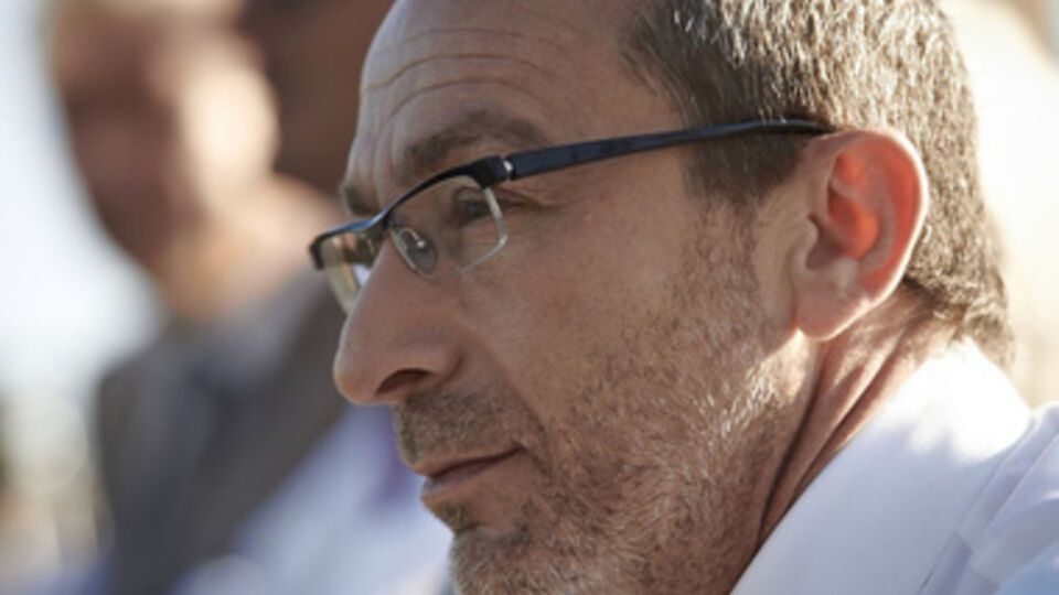 На Кернеса покушались четыре раза. Последнее, пятое по счету, покушение оказалось самым критичным. Мэра Харькова уже увезли на лечение в Израиль