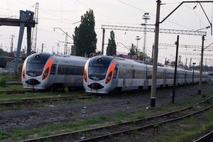 Все 10 электропоездов вернутся на маршруты до конца июля 2014 года
