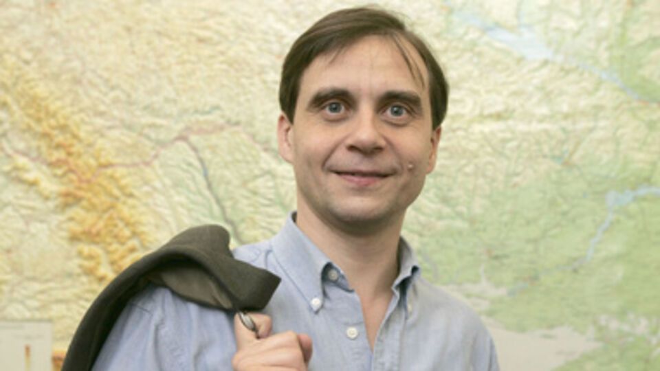 Виктор Замятин --- заслуженный журналист Украины, ведущий эксперт политико-правовых программ Центра Разумкова