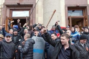 Сепаратисты возле Харьковской облгосадминистрации