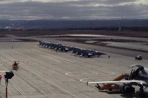 Канада направила истребители в Европу