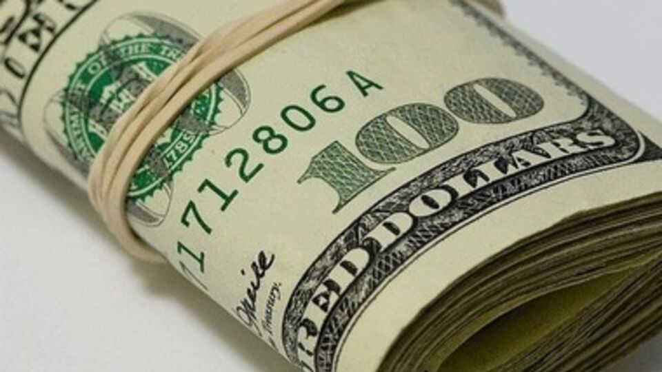 В последний день апреля доллар незначительно вырос