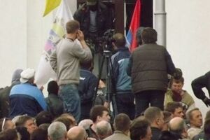 Мэр Алчевска поддержал проведение "референдума" 11 мая