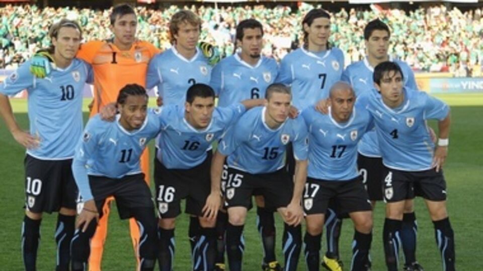 Сборная Уругвая едет на Чемпионат мира, несмотря на политику властей страны
