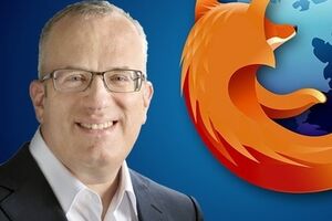 В 2008 году Айк пожертвовал $1000 на продвижение законопроекта, запрещающего геям и лесбиянкам вступать в однополые браки