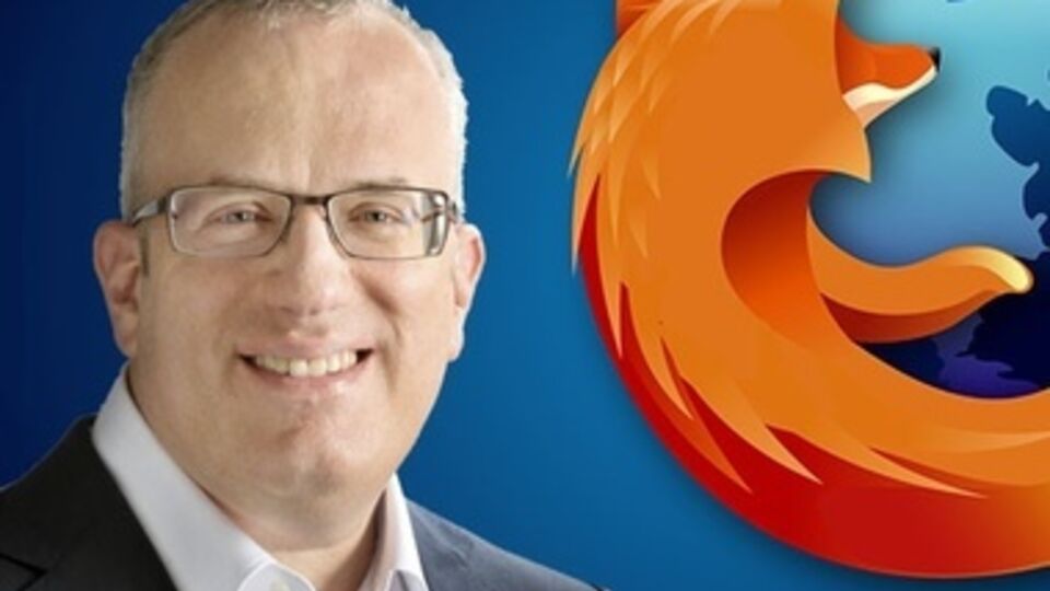 В 2008 году Айк пожертвовал $1000 на продвижение законопроекта, запрещающего геям и лесбиянкам вступать в однополые браки