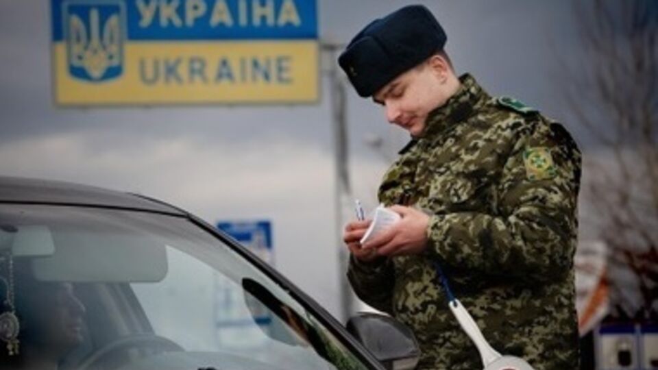 Россиян, нарушивших сроки, в следующий раз не пустят в Украину