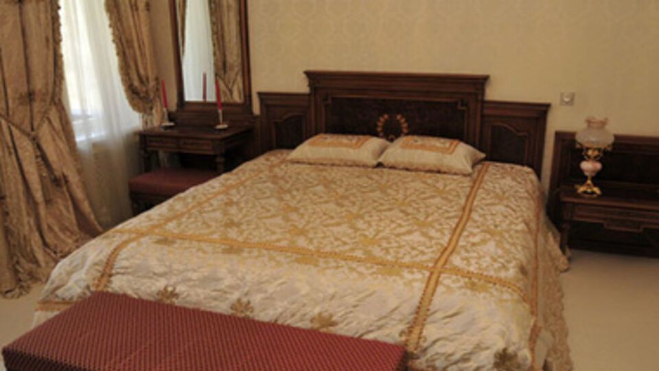 Журналистов пустили в охотничью резиденцию Януковича "Залесье". Фоторепортаж