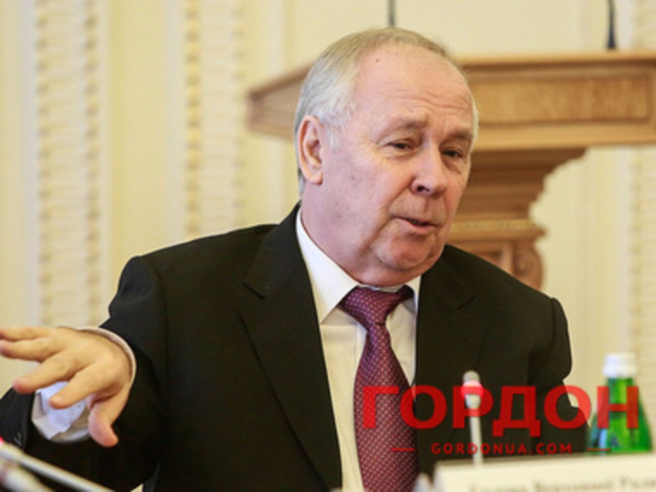 Пшонка и Захарченко вели какую-то свою игру, в которую не посвящали Януковича, считает бывший спикер