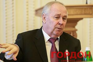 Пшонка и Захарченко вели какую-то свою игру, в которую не посвящали Януковича, считает бывший спикер